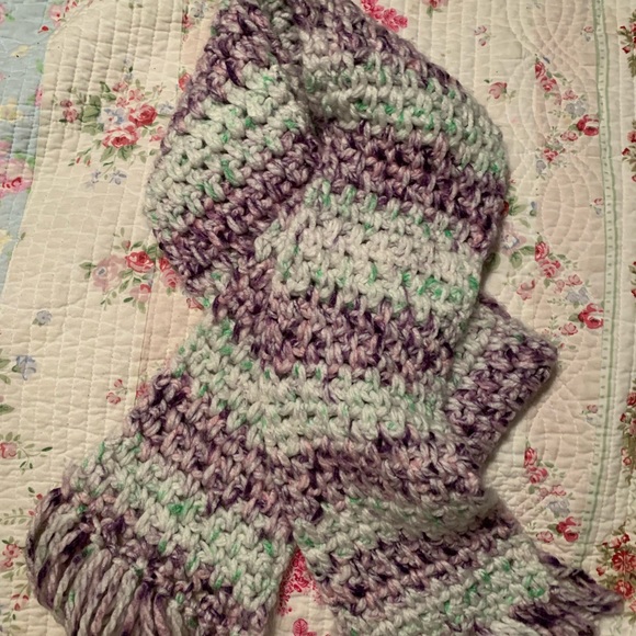 Scarf, hand crochet - Picture 1 of 4